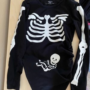 Like new Halloween Motherhood maternity skeleton shirt S